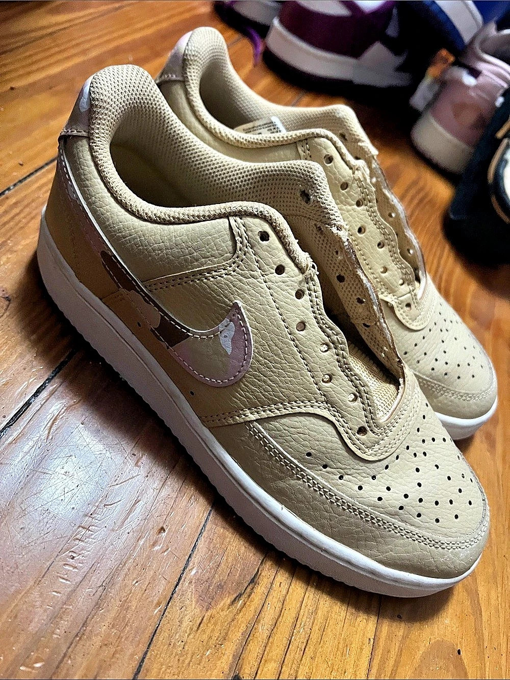 Nike Air Force 1 Low '07 LV8 Patent Camo Pink Sneakers Tan Fair Condition